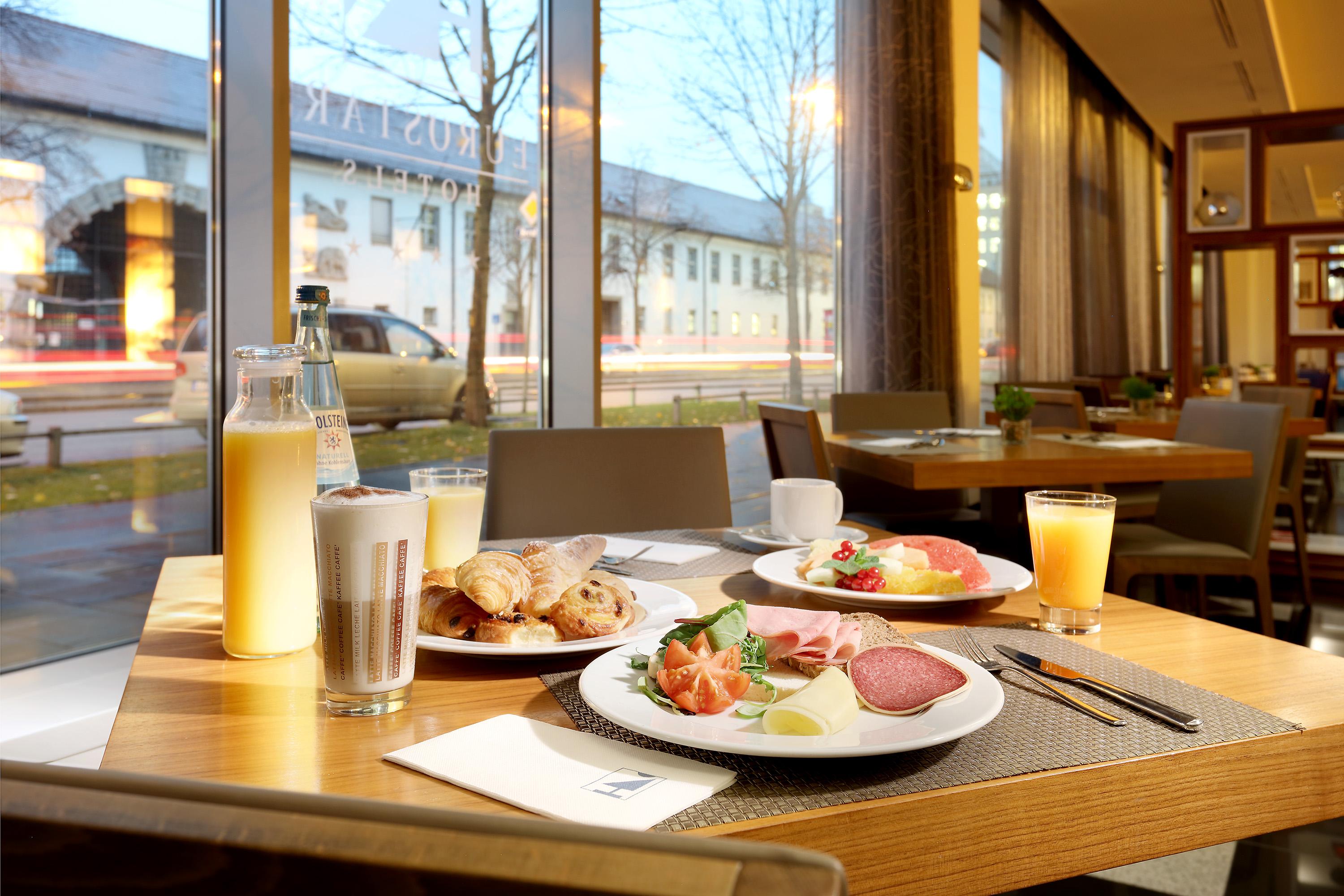Hotel Eurostars Grand 4*
